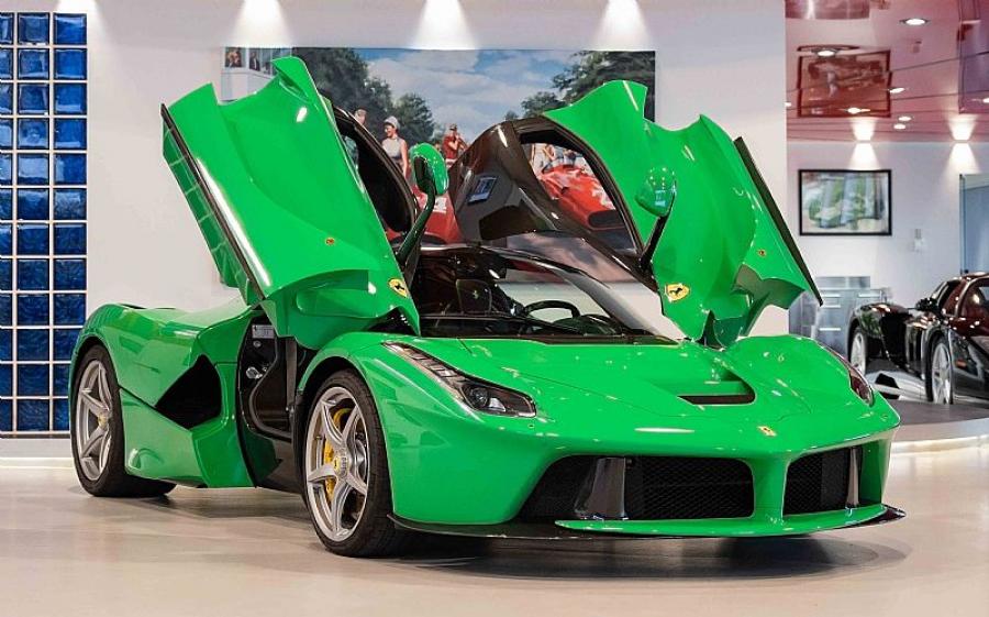  Ferrari LaFerrari Vibrant Kermit 2019 года  (фото 14 из 15)